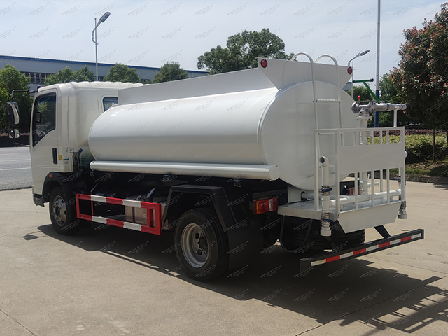 HOWO 4X2 8 Cubic Meter Water Tank Truck