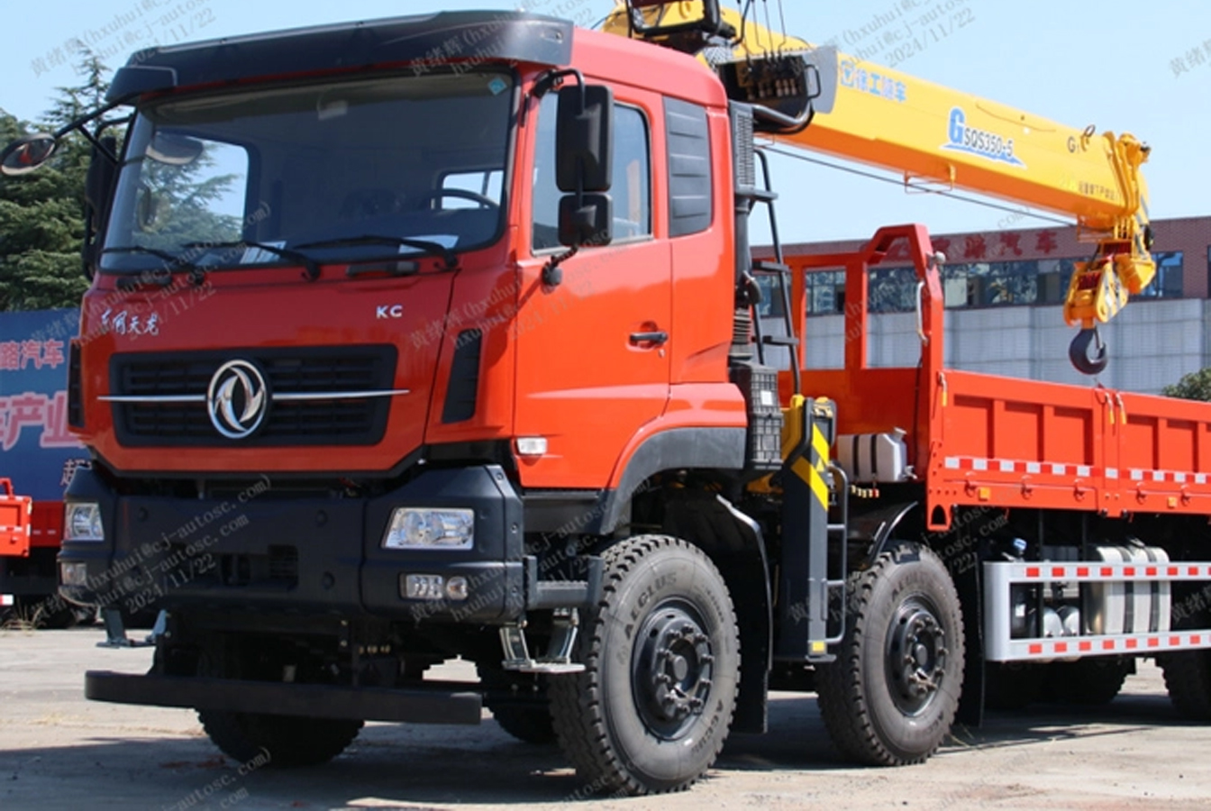 crane truck for construction lifting and material handling