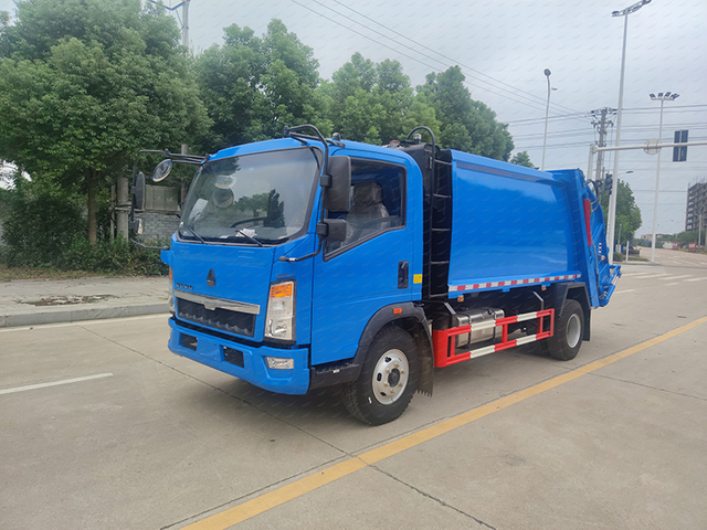 HOWO-5 Garbage Truck