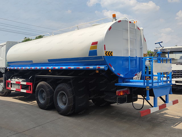 HOWO 6X4 25 Cubic Meter Water Tank Truck
