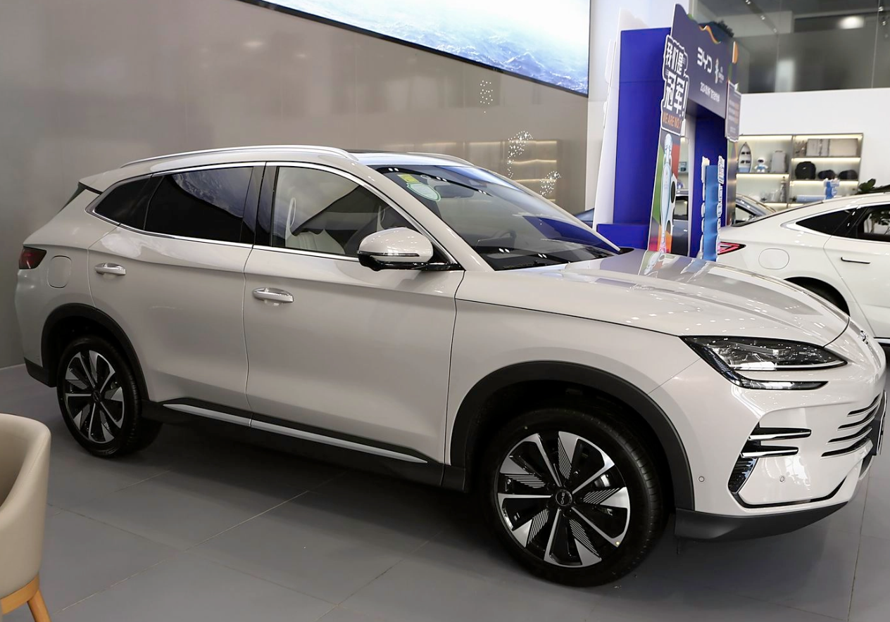 Top 5 Chinese Electric Cars Set To Launch in 2025