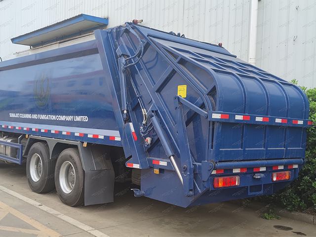 HOWO-3 Garbage Truck