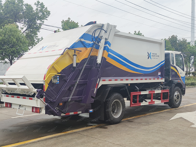 Garbage Truck
